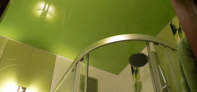 Натяжной потолок в ванной фото, компания Ремонтофф. Натяжные потолки в Ульяновске под ключ.